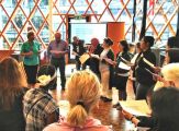 ‘Zing Nederlands met me’ tijdens Taalcafé in bibliotheek Stadsplein groot succes